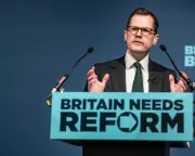 Reform UK's Jenrick Announces U-Turn on Two-Child Benefit Cap in Policy Shift