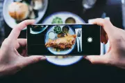 Restaurant Influencer Ban Debate: Jeremy King's Stance Sparks Industry Discussion