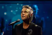 Robbie Williams Announces Intimate Manchester Gig for War Child Charity