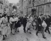 Robert Capa: The Inventor of Modern War Photography Style Revealed