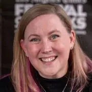 Romantasy Genre Dominates UK Book Charts as Rebecca Yarros Sets New Standard