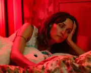 Rose Byrne Shines in Dark Comedy 'If I Had Legs I'd Kick You'