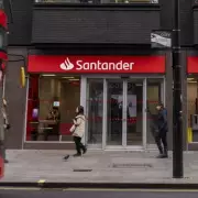 Santander Issues Urgent Alert on Money Mule Scams Threatening Account Closures