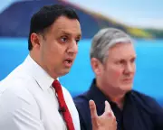 Scottish Labour Leader Anas Sarwar Backs Keir Starmer Amid Leadership Speculation