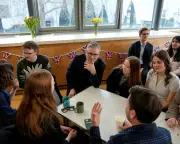 Starmer Pledges Swift Social Media Law, Under-16s Ban Not Guaranteed