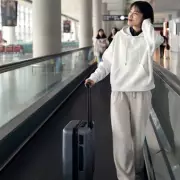 Tampa Airport's 'Crocs and Pyjamas Ban' Sparks Flight Dress Code Debate