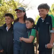 Teen's Four-Hour Swim Saves Family Swept to Sea in Western Australia