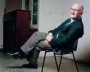 Tony-Winning Director John Doyle Criticises Theatre Trigger Warnings as 'Mollycoddling'