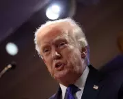 Trump Defies Supreme Court, Imposes 15% Global Tariffs, Spooking Markets