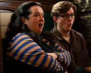 TV Tonight: Dinosaur Returns, Prison Drama Finale, and Icelandic Swim