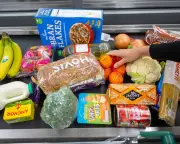 UK Inflation Drops to 2.1% in January, Easing Cost-of-Living Pressures