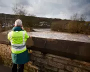 Union Chief Slams 'Barking Mad' Pay Caps as Civil Service Loses Experts