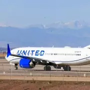 United Airlines Flight Aborts Heathrow Landing Following Mid-Air Emergency