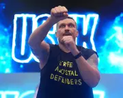 Usyk to Defend Heavyweight Title Against Kickboxer at Egypt's Pyramids