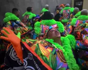 Vibrant Street Festivals and Historic Steam Trains Captured in Weekend Photos