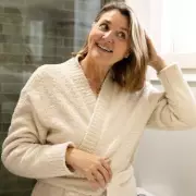 Woman Claims 37p-a-Day Powder Transformed Her Hair, Skin, and Nails