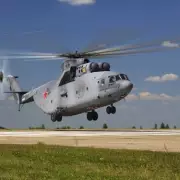 World's Largest Helicopter Once Carried a 23,000-Year-Old Frozen Mammoth