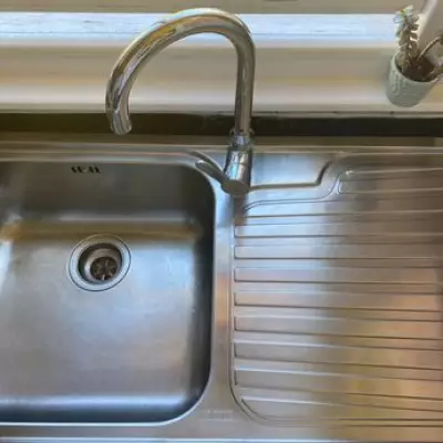 70p Washing-Up Liquid Hack Keeps Kitchen Sinks Shiny and Clog-Free