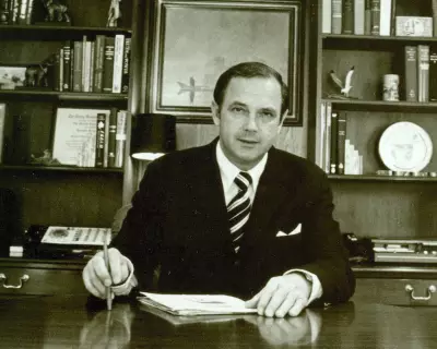 Alexander Butterfield, Nixon Aide Who Revealed Watergate Tapes, Dies at 99