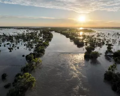 Blue-Sky Flood Threatens Longreach as Thomson River Swells to 6.12 Metres