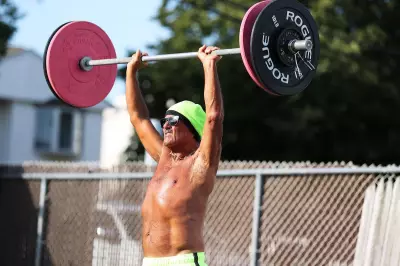 Building Muscle While Cutting Calories: Expert Strategies for Success