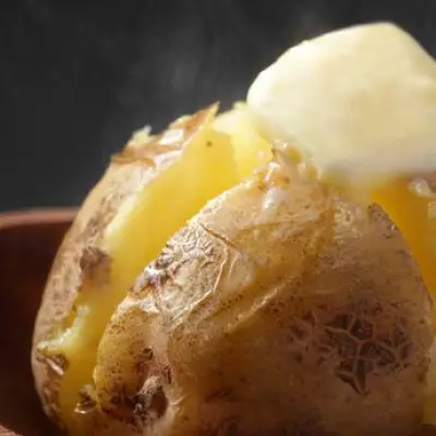 Chef Reveals Best Method for Crispy Jacket Potatoes: Oven vs Air Fryer