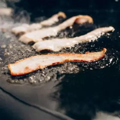 Chef's 'Liquid Gold' Method Transforms Bacon Grease Into Culinary Treasure