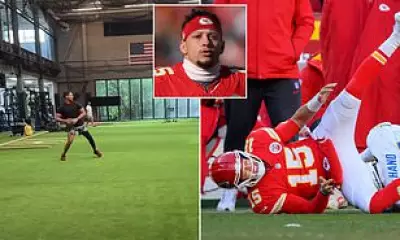 Chiefs Fans Divided Over Mahomes' Early Return From Knee Surgery