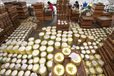 China's Manufacturing Activity Contracts for Second Consecutive Month in February