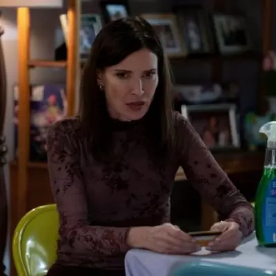 EastEnders' Emma Barton Reveals Bea's Obsessive Behaviour Takes Toll on Mitchells