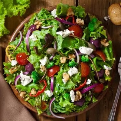 Food Expert Reveals 'Incredibly Delicious' Supermarket Ingredient to Transform Spring Salads