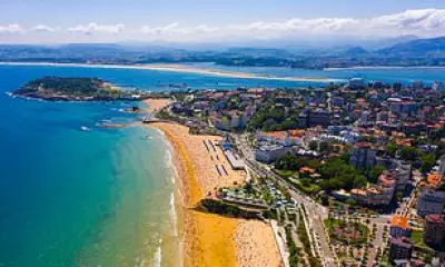 Footbridge Collapse at Spanish Beach Claims Five Lives, Two Missing