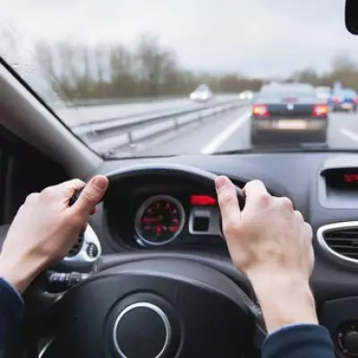 Insurance Firm Highlights Common Right-Turn Error Causing Major Traffic Delays