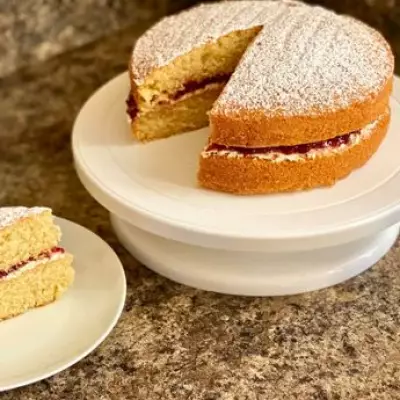 Mary Berry's Cold Butter Secret Transforms Victoria Sponge Cakes