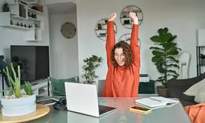 Sickfluencers and AI Exploit UK Benefits System, Fueling Worklessness Crisis