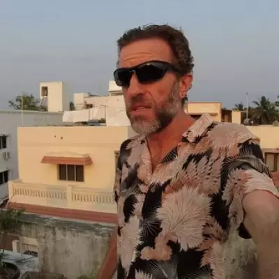 Traveller's Narrow Escape: Slow Wi-Fi Prevented Arrest in Qatar During Iran Conflict