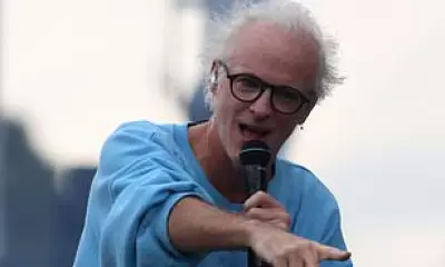 Travis Frontman Fran Healy's Transformation Revealed at Bogota Festival