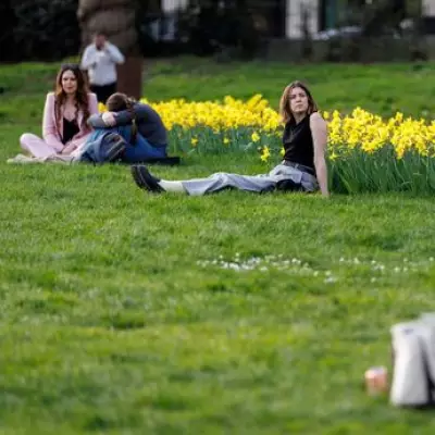 UK Weather Rollercoaster: Foehn Effect Brings 21C Heat Before March Snow