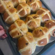 20-Minute Hot Cross Buns Recipe: Simple Easter Baking Made Easy