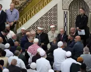 Albanese Heckled at Sydney Mosque, Blames Extremist Group Ban