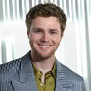 Alex Warren Reveals Chappell Roan's Kindness After Grammy Mishap