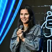 Amanda Knox Turns Prison Ordeal into Stand-Up Comedy Material