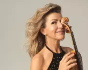 Anne-Sophie Mutter's East Meets West: A Bold Contemporary Music Showcase