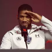 Anthony Joshua Leaves UK for Dubai Amid Regional Tensions