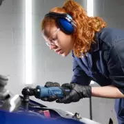 Apprenticeships Outshine Degrees as Youth Seek Trades Amid AI Fears