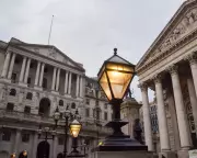 Bank of England Holds Rates Amid Iran Conflict Inflation Fears