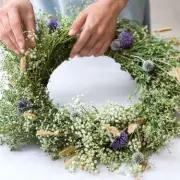 B&M's £12 Purple Floral Wreath Adds Elegance to Spring Home Decor