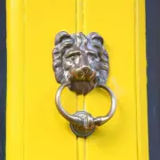 British Family's Front Door Found in US Salvage Shop After 4,500-Mile Journey