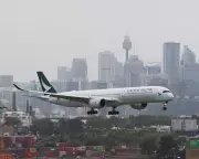 Cathay Pacific Sells £20,000 Sydney-London Flights Amid Gulf Disruption
