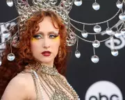 Chappell Roan Incident Sparks Debate on Celebrity-Fan Relations